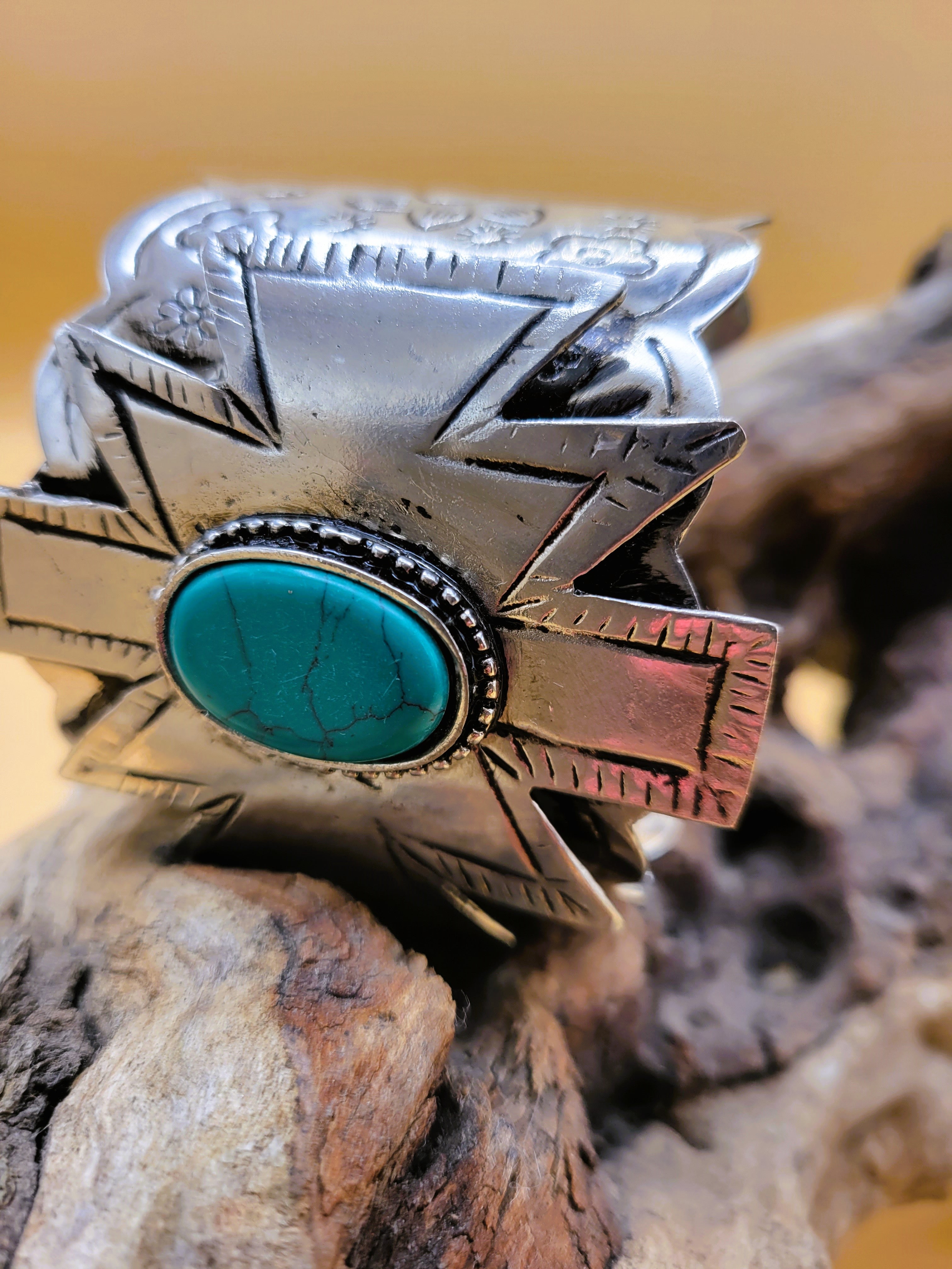 Women's Leather Concho Bracelet Thunderbird Ketoh Bowguard Cuff * Old offers Taos Design * ****New Arrival****